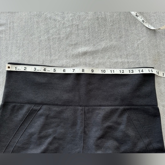SOLD : NOT FOR SALE - NWOT Lululemon ebb and flow leggings charcoal gray size 10 - Picture 13 of 15